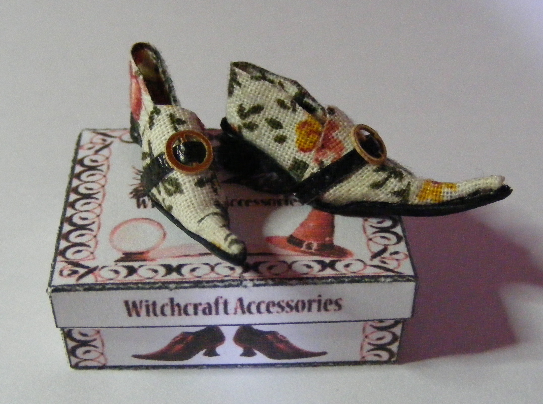(image for) PRETTY FLORAL COTTON WITCH SHOES